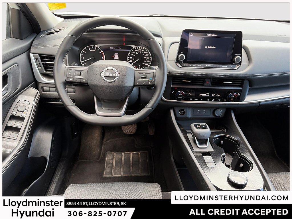 2025 Nissan Rogue SV in Lloydminster, Saskatchewan - 14 - w1024h768px