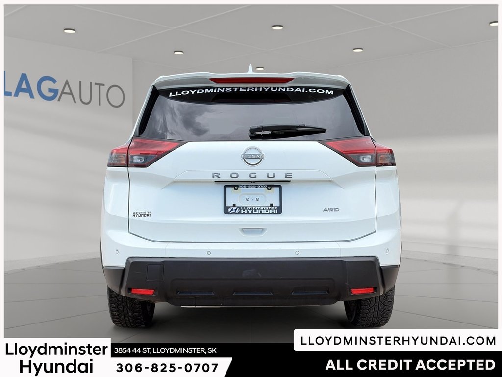 2025 Nissan Rogue SV in Lloydminster, Saskatchewan - 6 - w1024h768px