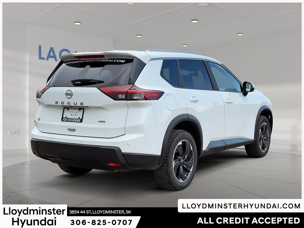 2025 Nissan Rogue SV in Lloydminster, Saskatchewan - 5 - w1024h768px