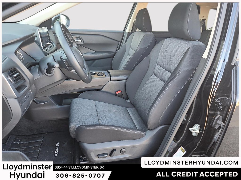 2025 Nissan Rogue SV in Lloydminster, Saskatchewan - 12 - w1024h768px