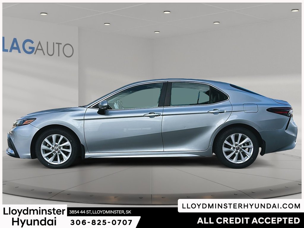2021 Toyota Camry SE in Lloydminster, Saskatchewan - 8 - w1024h768px