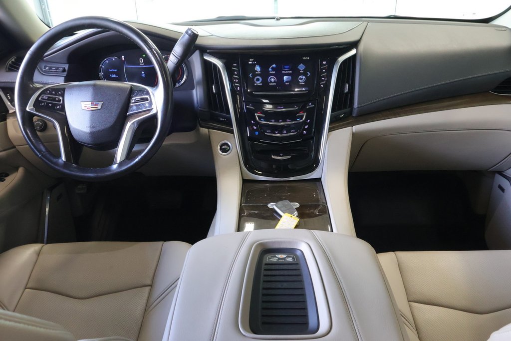 2018 Cadillac Escalade ESV in Montreal, Quebec - 3 - w1024h768px