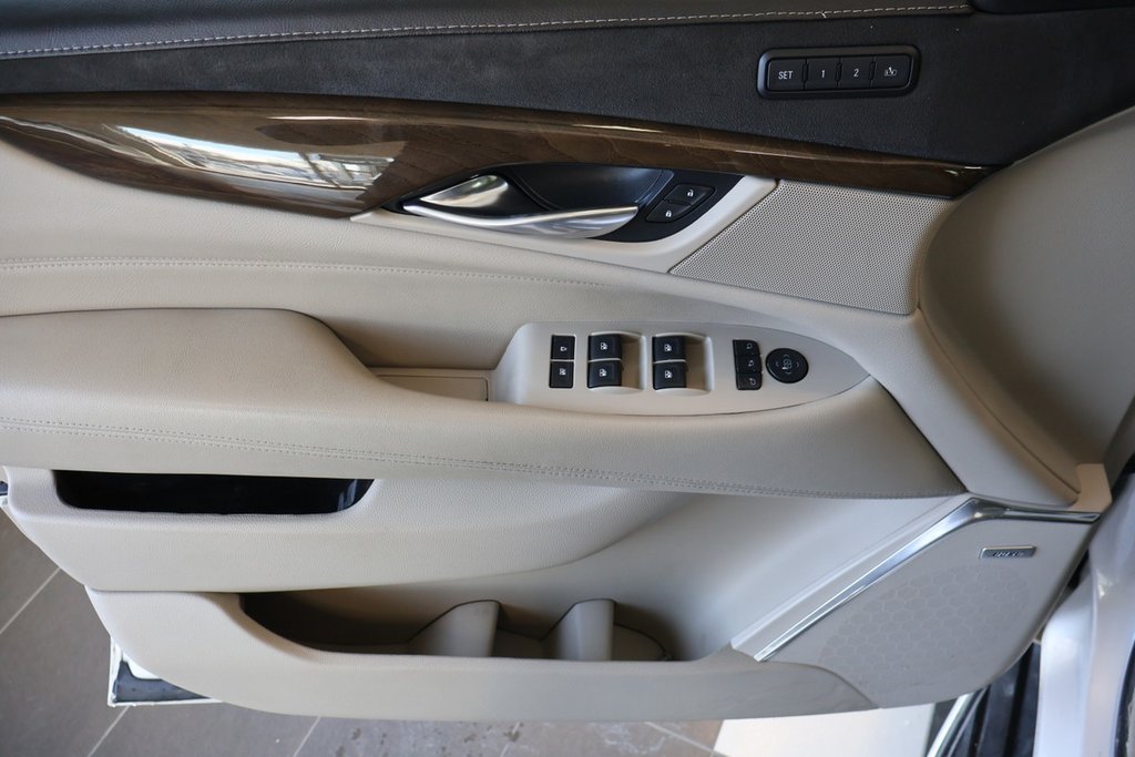 2018 Cadillac Escalade ESV in Montreal, Quebec - 20 - w1024h768px