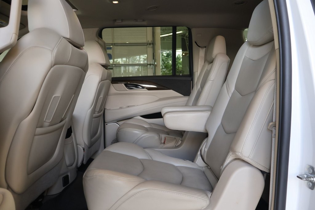 2018 Cadillac Escalade ESV in Montreal, Quebec - 18 - w1024h768px