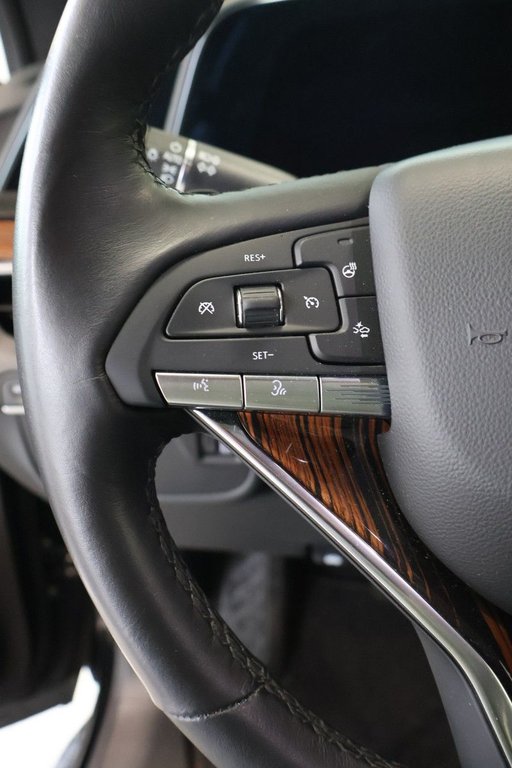 2024 Cadillac Escalade ESV in Montreal, Quebec - 11 - w1024h768px