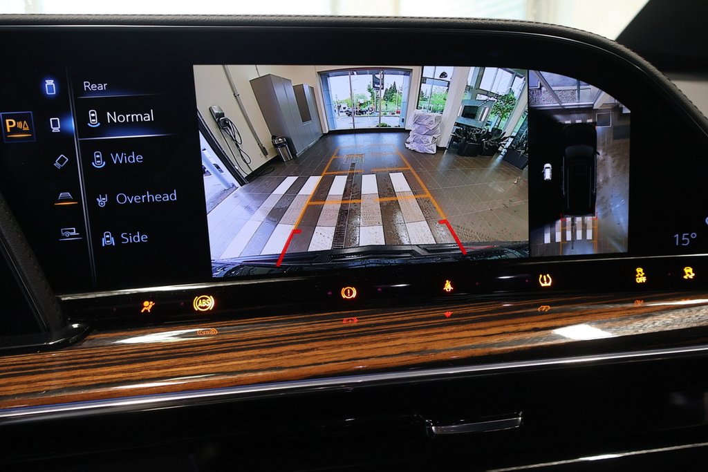 2024 Cadillac Escalade ESV in Montreal, Quebec - 14 - w1024h768px