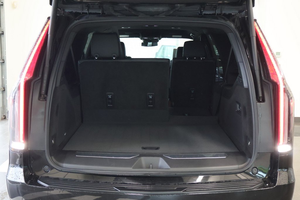 2024 Cadillac Escalade ESV in Montreal, Quebec - 25 - w1024h768px