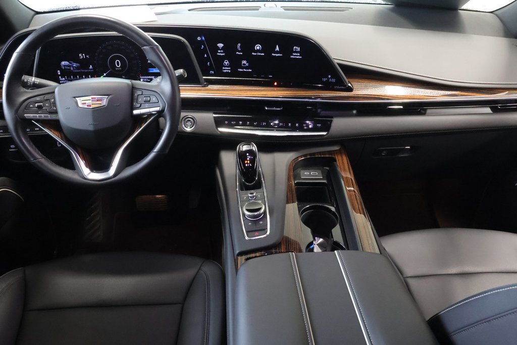 2024 Cadillac Escalade ESV in Montreal, Quebec - 3 - w1024h768px