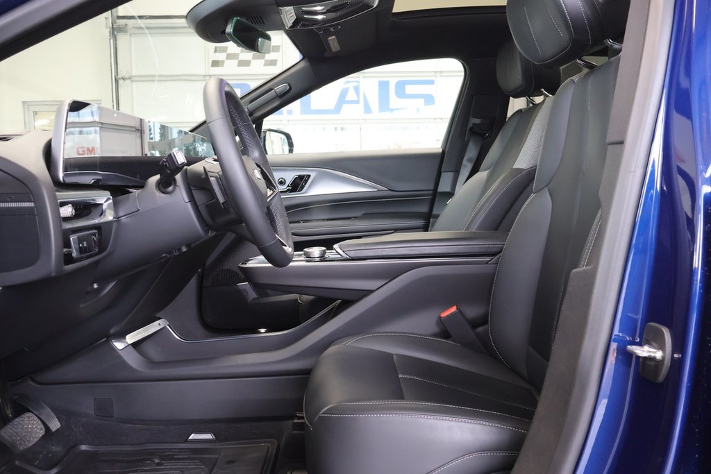 Cadillac LYRIQ Tech AWD 2024 à Montréal, Québec - 6 - w1024h768px