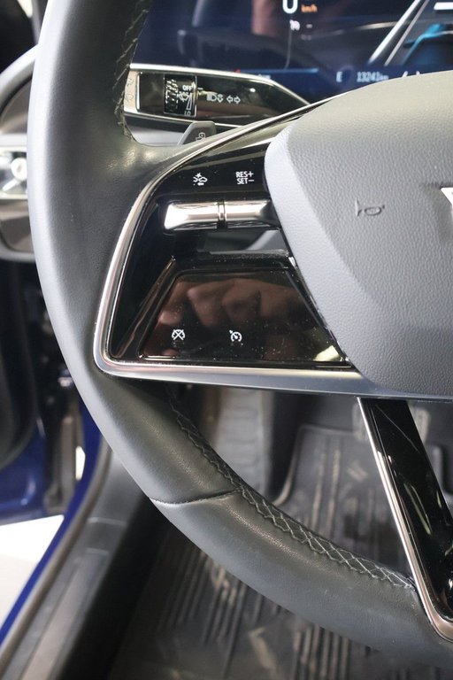 Cadillac LYRIQ Tech AWD 2024 à Montréal, Québec - 10 - w1024h768px