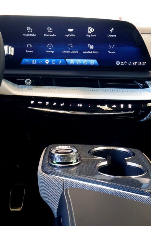 2025 Cadillac OPTIQ in Montreal, Quebec - 5 - w1024h768px