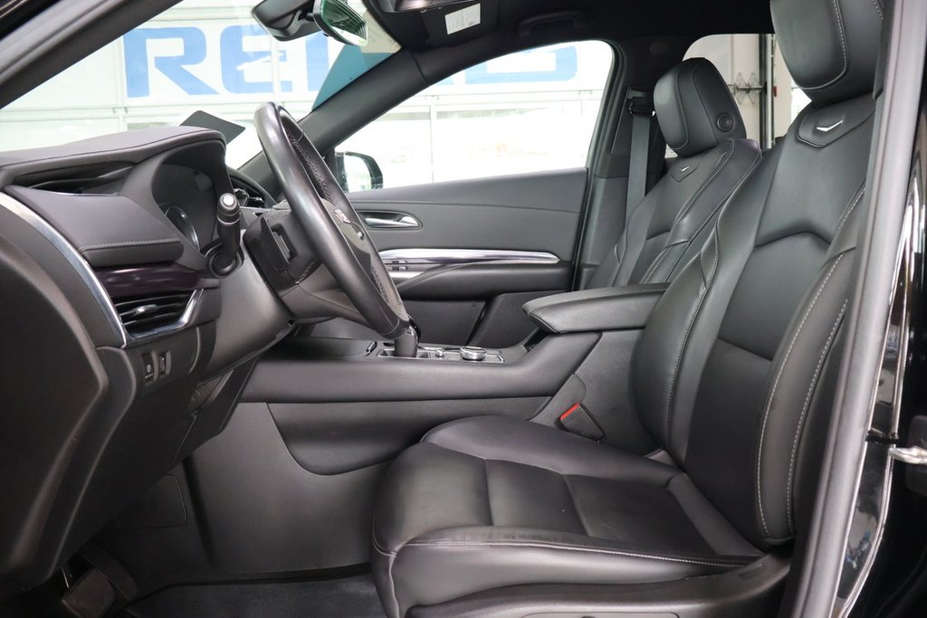 Cadillac XT4 AWD LUXURY 2022 à Montréal, Québec - 2 - w1024h768px