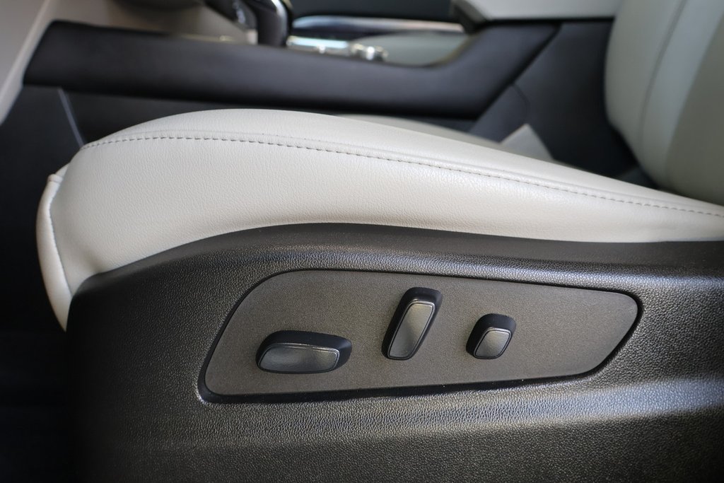 2022 Cadillac XT4 AWD Luxury in Montreal, Quebec - 6 - w1024h768px