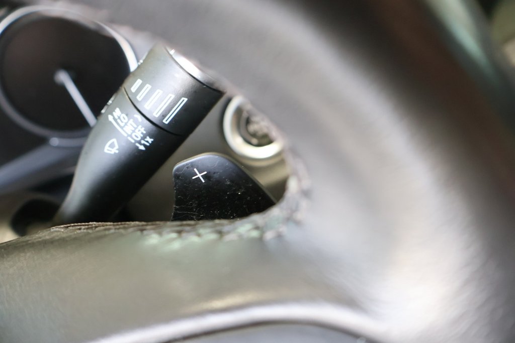 2022 Cadillac XT4 AWD Luxury in Montreal, Quebec - 14 - w1024h768px