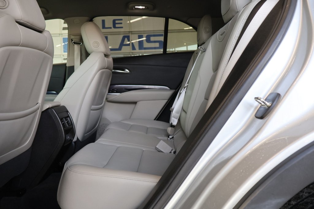 2022 Cadillac XT4 AWD Luxury in Montreal, Quebec - 21 - w1024h768px