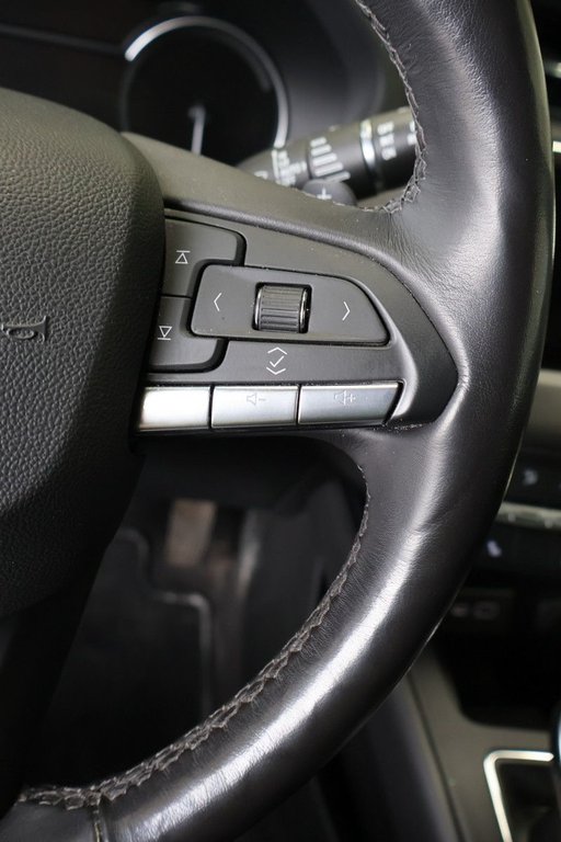 2022 Cadillac XT4 in Montreal, Quebec - 13 - w1024h768px