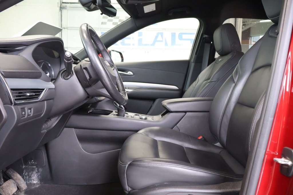 2022 Cadillac XT4 in Montreal, Quebec - 2 - w1024h768px