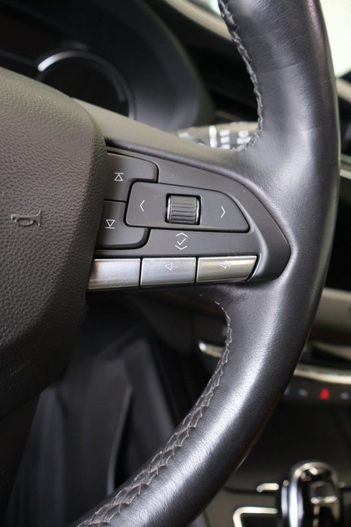 2022 Cadillac XT4 in Montreal, Quebec - 14 - w1024h768px