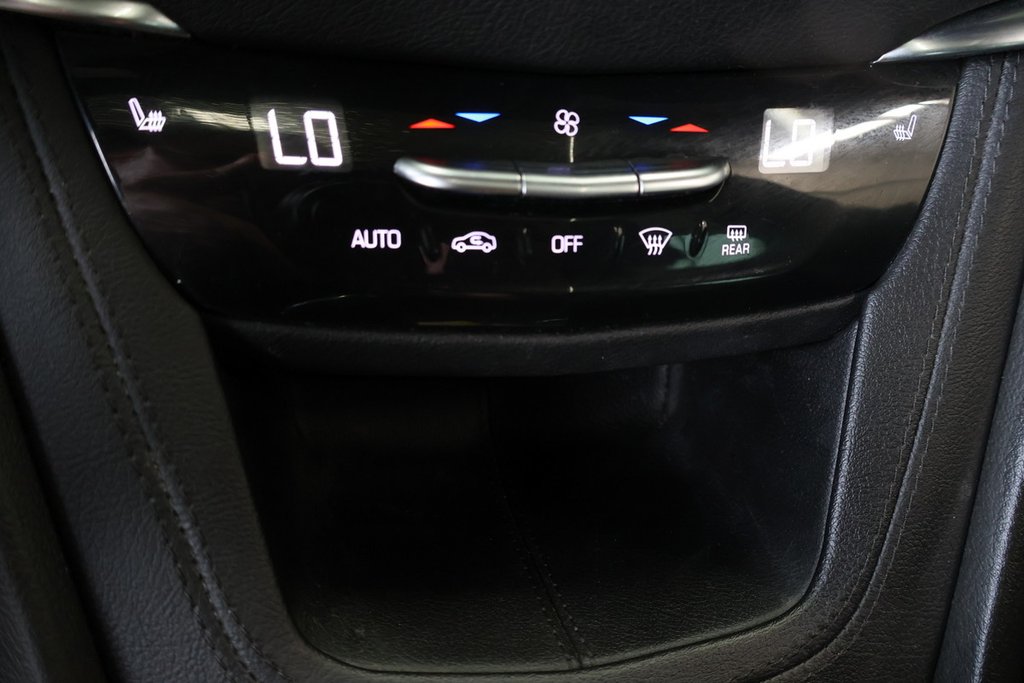 2021 Cadillac XT5 in Montreal, Quebec - 17 - w1024h768px