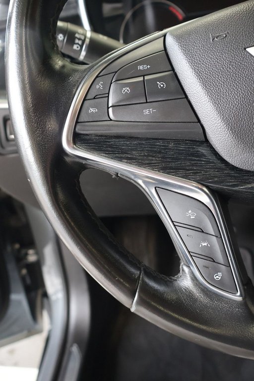 2021 Cadillac XT5 in Montreal, Quebec - 13 - w1024h768px