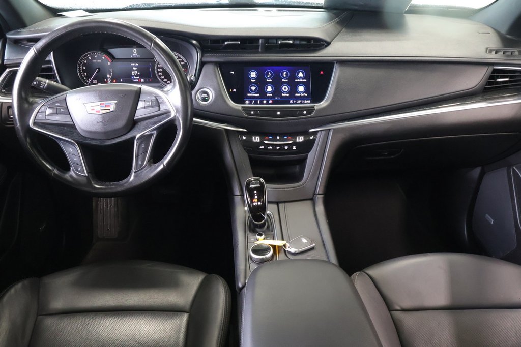 2021 Cadillac XT5 in Montreal, Quebec - 3 - w1024h768px