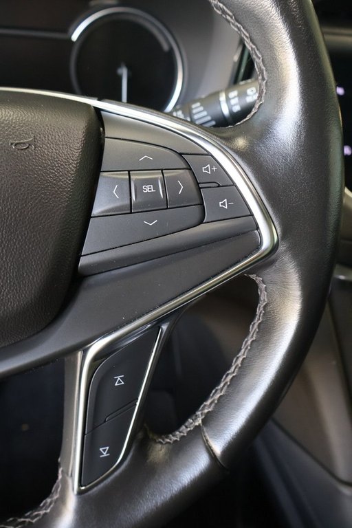 2022 Cadillac XT5 in Montreal, Quebec - 13 - w1024h768px