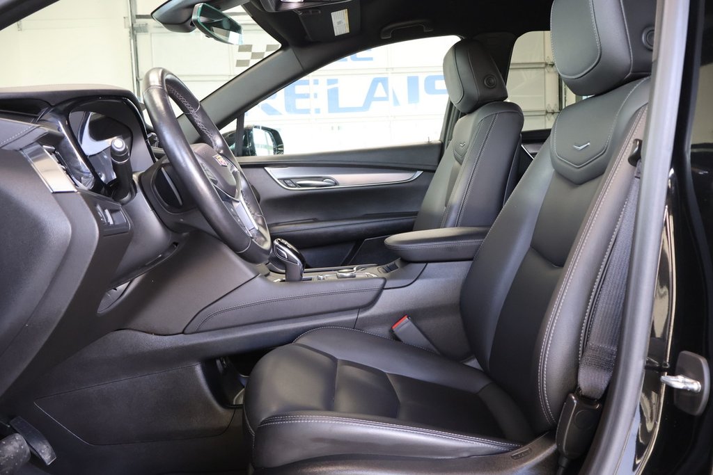 2022 Cadillac XT5 in Montreal, Quebec - 2 - w1024h768px