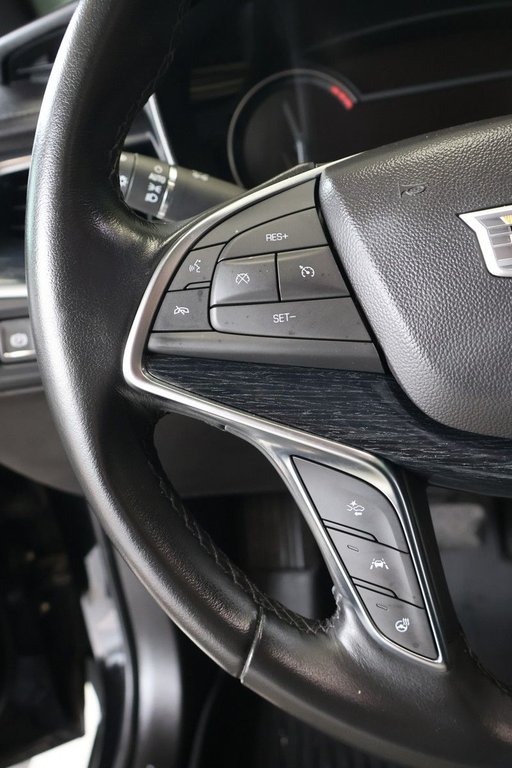2023 Cadillac XT5 in Montreal, Quebec - 13 - w1024h768px