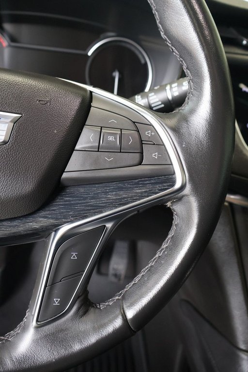 2023 Cadillac XT5 in Montreal, Quebec - 14 - w1024h768px