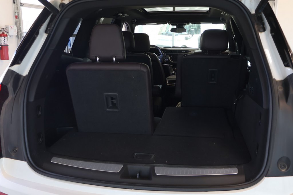 2022 Cadillac XT6 in Montreal, Quebec - 27 - w1024h768px
