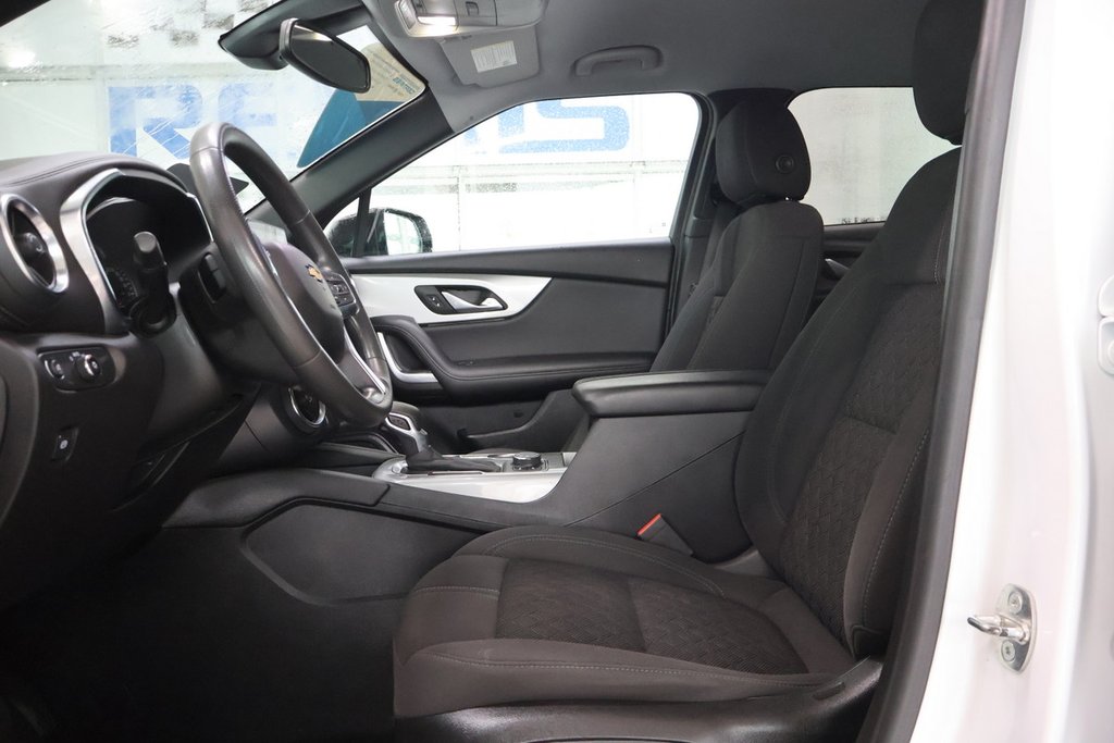 Chevrolet Blazer  2021 à Montréal, Québec - 2 - w1024h768px