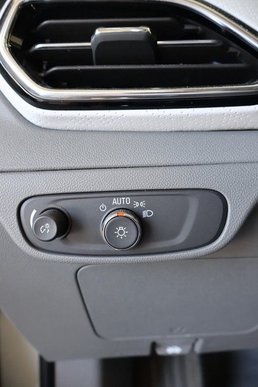 2023 Chevrolet Bolt EUV in Montreal, Quebec - 19 - w1024h768px