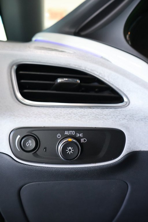 2020 Chevrolet Bolt EV in Montreal, Quebec - 17 - w1024h768px