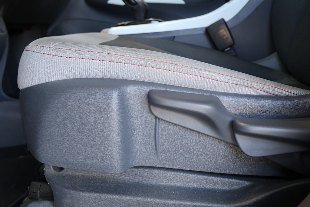 2021 Chevrolet Bolt EV in Montreal, Quebec - 6 - w1024h768px