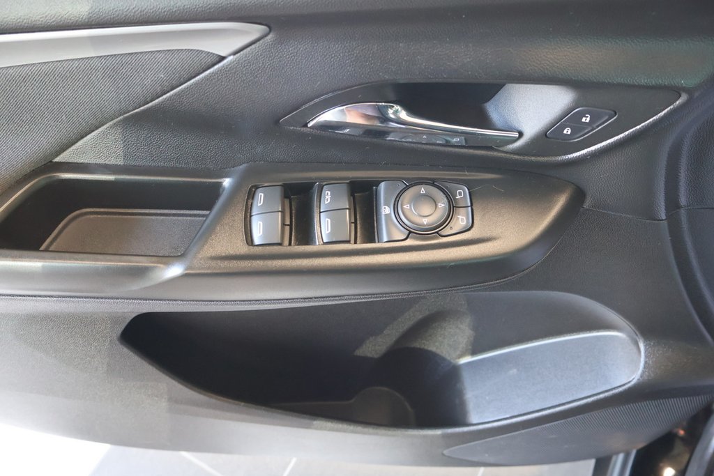 2023 Chevrolet Bolt EV in Montreal, Quebec - 18 - w1024h768px