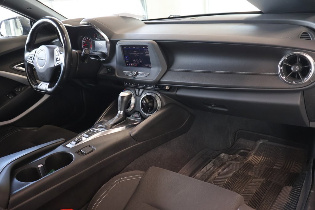 2022 Chevrolet Camaro 1LT RS in Montreal, Quebec - 10 - w1024h768px