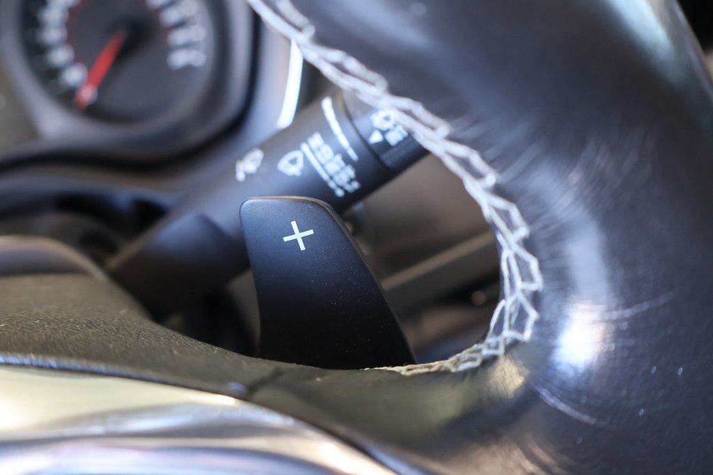 2023 Chevrolet Camaro in Montreal, Quebec - 14 - w1024h768px