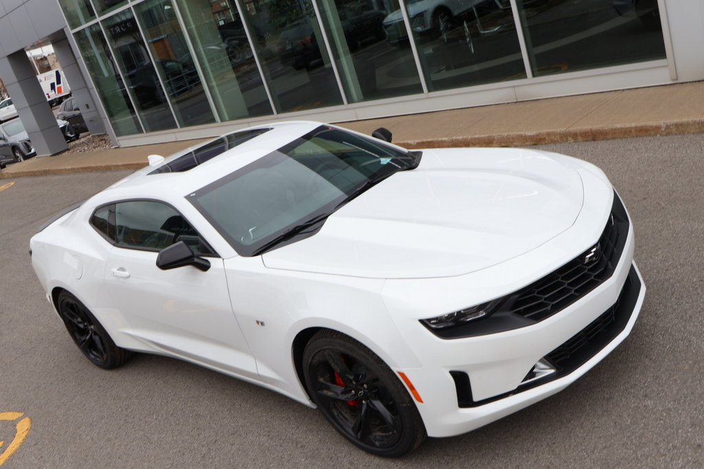 Chevrolet Camaro  2024 à Montréal, Québec - 10 - w1024h768px