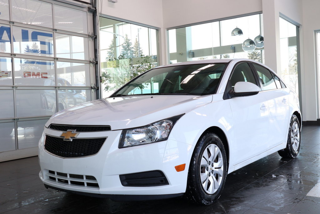 2014 Chevrolet Cruze in Montreal, Quebec - 1 - w1024h768px