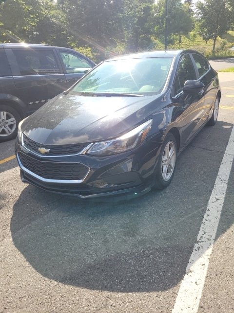 2017 Chevrolet Cruze in Montreal, Quebec - 1 - w1024h768px