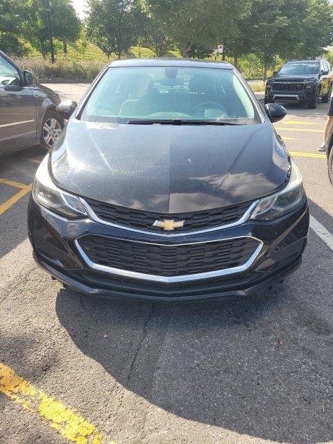2017 Chevrolet Cruze in Montreal, Quebec - 2 - w1024h768px