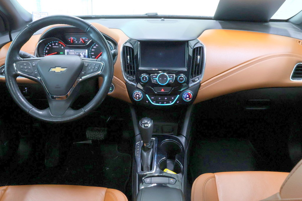 Chevrolet Cruze  2018 à Montréal, Québec - 3 - w1024h768px