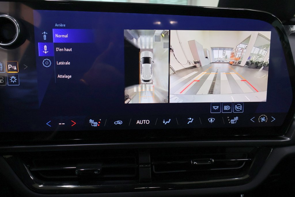 2025 Chevrolet Equinox EV RS AWD in Montreal, Quebec - 14 - w1024h768px