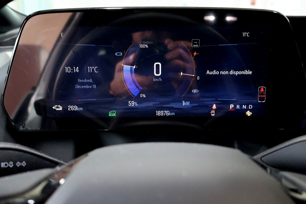 2025 Chevrolet Equinox EV RS AWD in Montreal, Quebec - 4 - w1024h768px