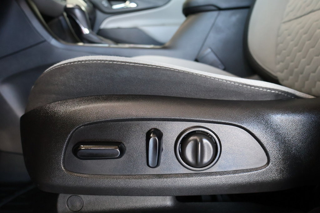 Chevrolet Equinox  2018 à Montréal, Québec - 6 - w1024h768px