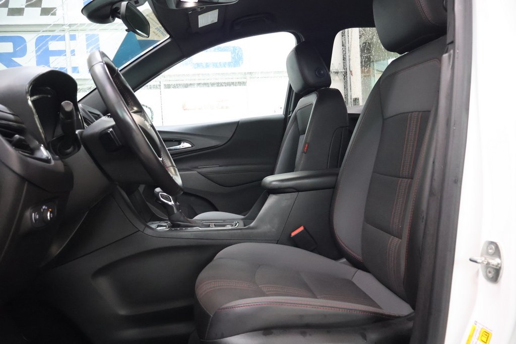 Chevrolet Equinox RS AWD INSPECTÉ ET CERTIFIÉ 2022 à Montréal, Québec - 2 - w1024h768px