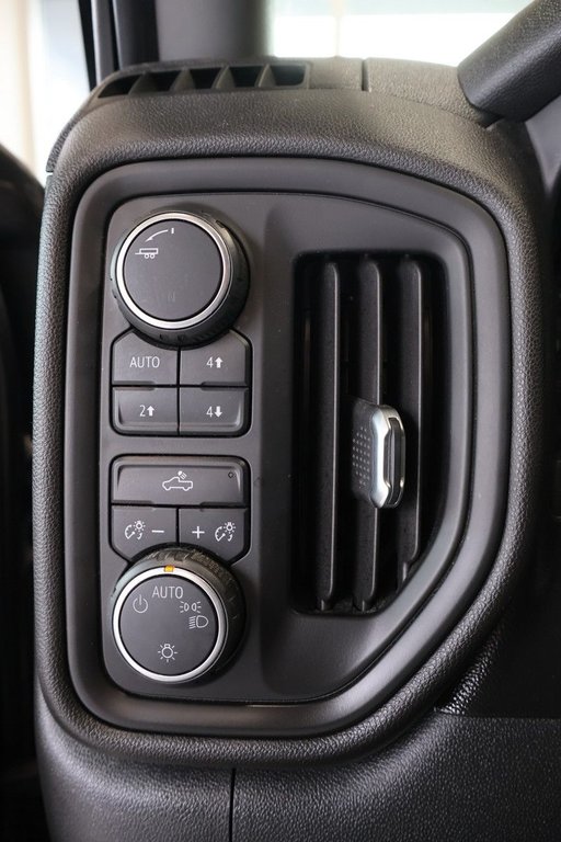 2019 Chevrolet Silverado 1500 Custom Trail Boss in Montreal, Quebec - 15 - w1024h768px
