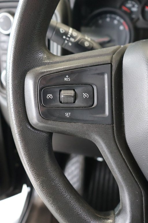 2019 Chevrolet Silverado 1500 Custom Trail Boss in Montreal, Quebec - 11 - w1024h768px