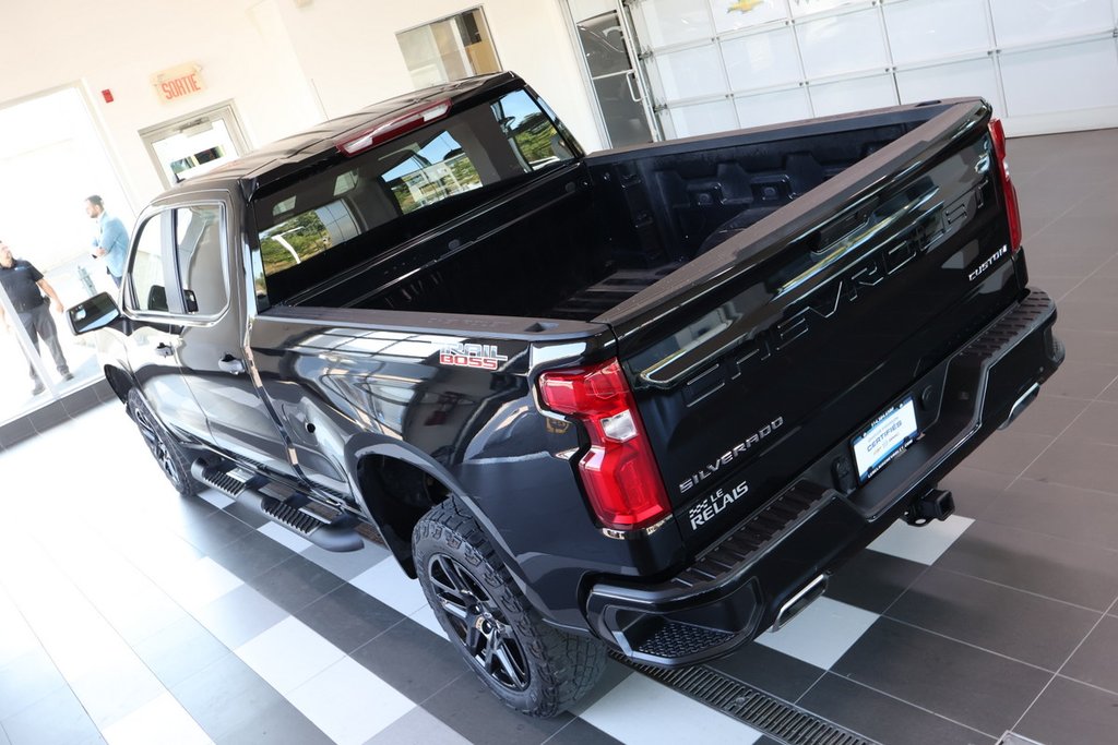 Chevrolet Silverado 1500 Custom Trail Boss 6.2 L TRES RARE 2021 à Montréal, Québec - 19 - w1024h768px