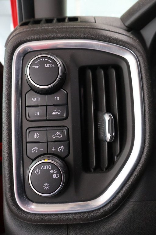 Chevrolet Silverado 1500  2021 à Montréal, Québec - 17 - w1024h768px